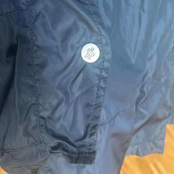 Authentic Moncler wind breaker - Picture 9 of 17